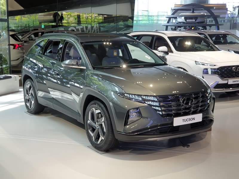 Sedan / SUV vehicle
